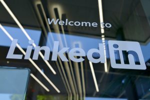 Managing Your LinkedIn Connections for Better Networking