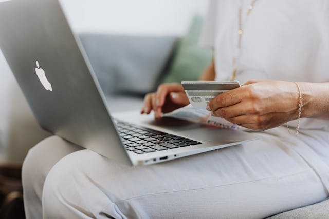 Money Made Manageable: Tech Hacks for First-Time Entrepreneurs