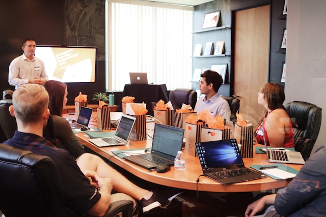 The VP of Sales’ Guide to Solving the "Black Hole" in Indirect Sales