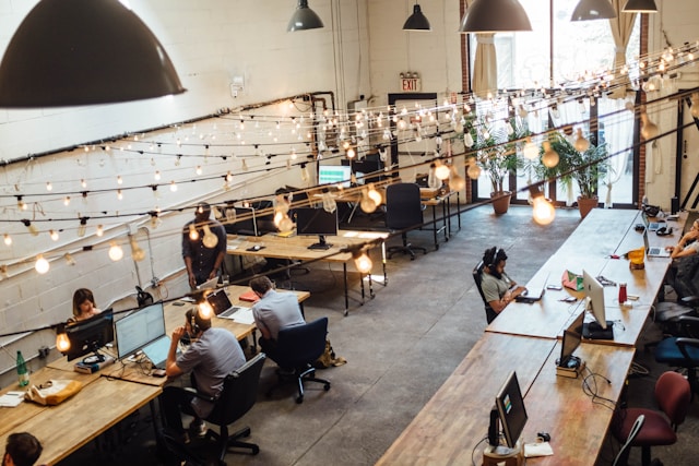 What Should Businesses Consider When Building a Technology-Enabled Virtual Office?